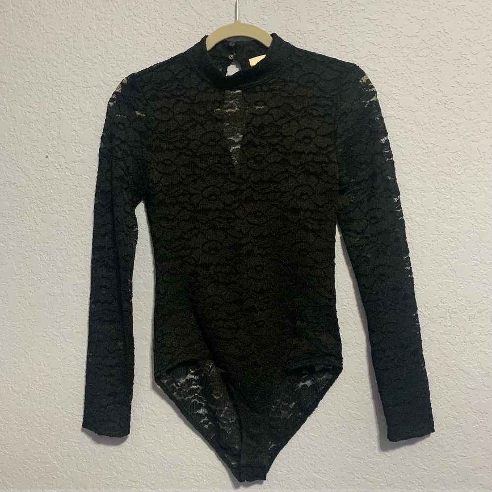 Astr The Label Black Lace Sheer Long Sleeves Keyhole Bodysuit
